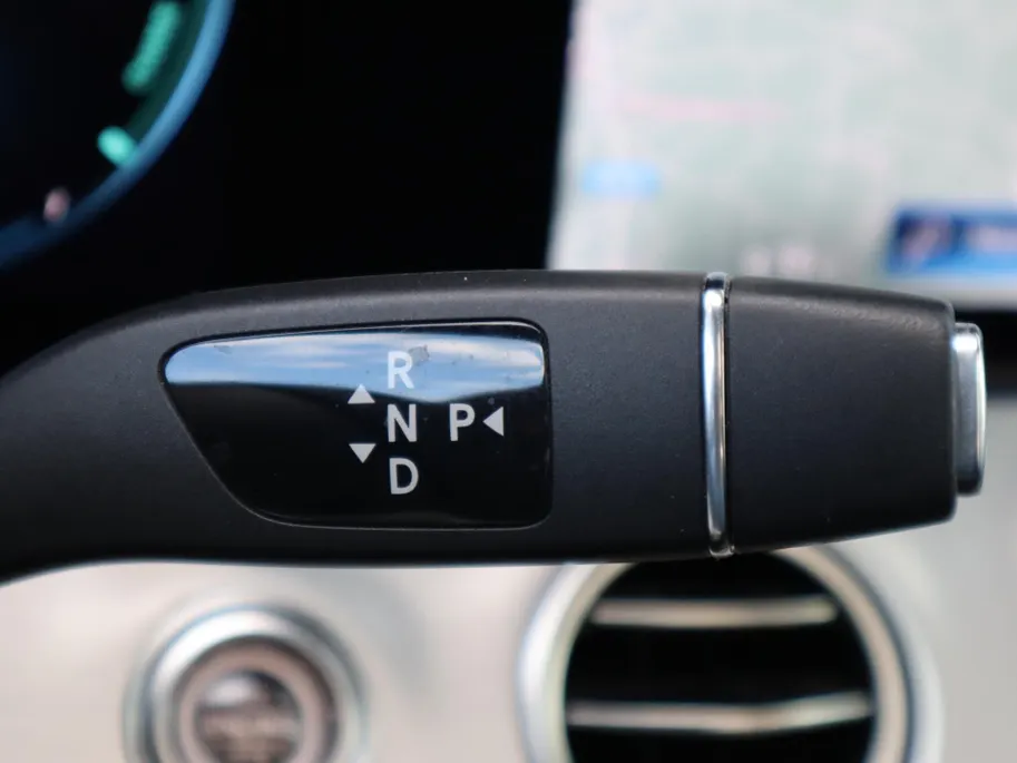 Mercedes-Benz E-Klasse 300 e AMG Line l Trekhaak l Panoramadak l Keyless l stoelverwarming