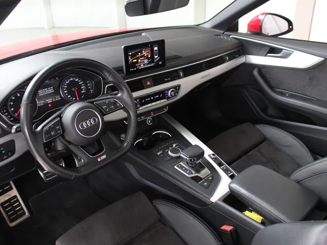 Audi A5 Cabriolet 2.0 TFSI MHEV quattro Sport S-Line Navigatie | Scarff | Stoelverwarming  e. Inklapbare buitenspiegels