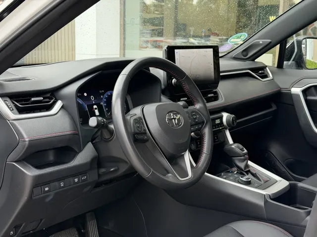 Toyota RAV4 2.5 PHEV Bi-Tone+ AWD | Trekhaak | Panoramadak | Stoel Verwarming & Ventilatie |