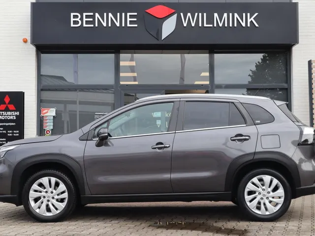 Suzuki S-Cross 1.4 BoosterJet Select Hybrid Carplay | All Seasons | Adaptive Cruise