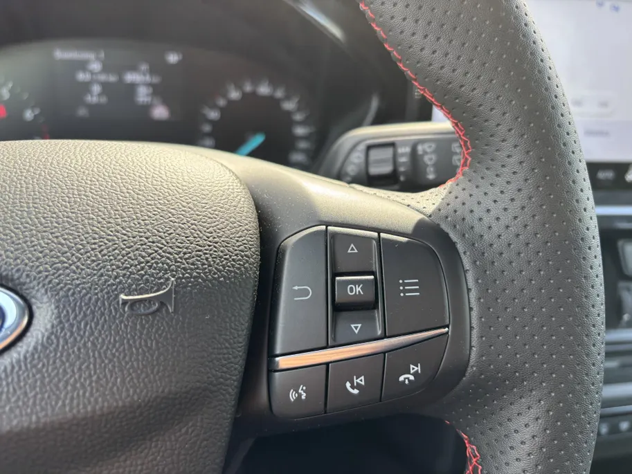Ford Focus Wagon 1.0 EcoBoost Hybrid ST Line X