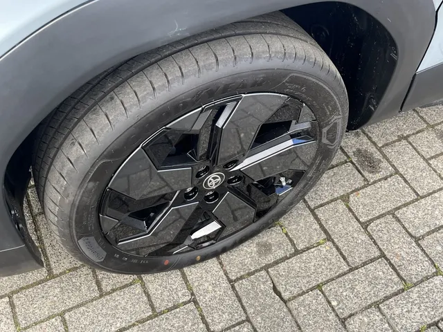 Toyota Urban Cruiser Executive 61 kWh