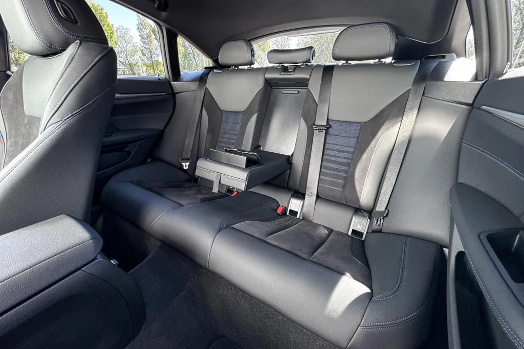 BMW i4 eDrive35 70 kWh