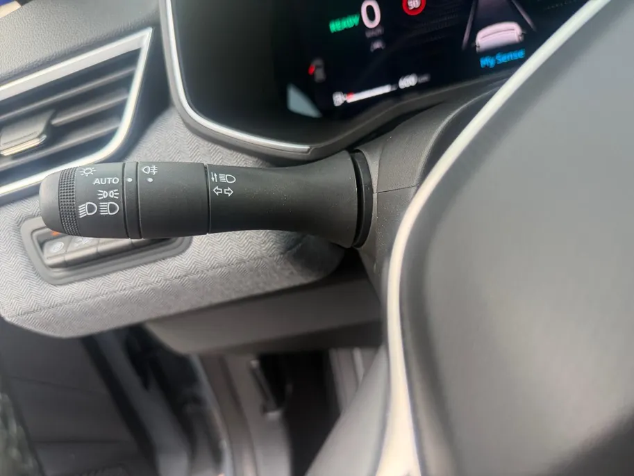 Renault Clio 145PK E-Tech Full Hybrid Techno Automaat | 9,3' Navi | Climate Control | Camera | Parkeersensoren | Apple CarPlay/Android Auto | Digital Cockpit | Cruise Control | Full LED | Lichtmetalen Velgen |