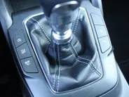 Ford Focus 1.0 EcoBoost Active Business | Trekhaak | Panoramadak | Stuur-/stoel-/voorruitverwarming | Camera | Navi | 18' LM | LED | Cruise adapt. | B&O audio | Zeer nette auto!! |