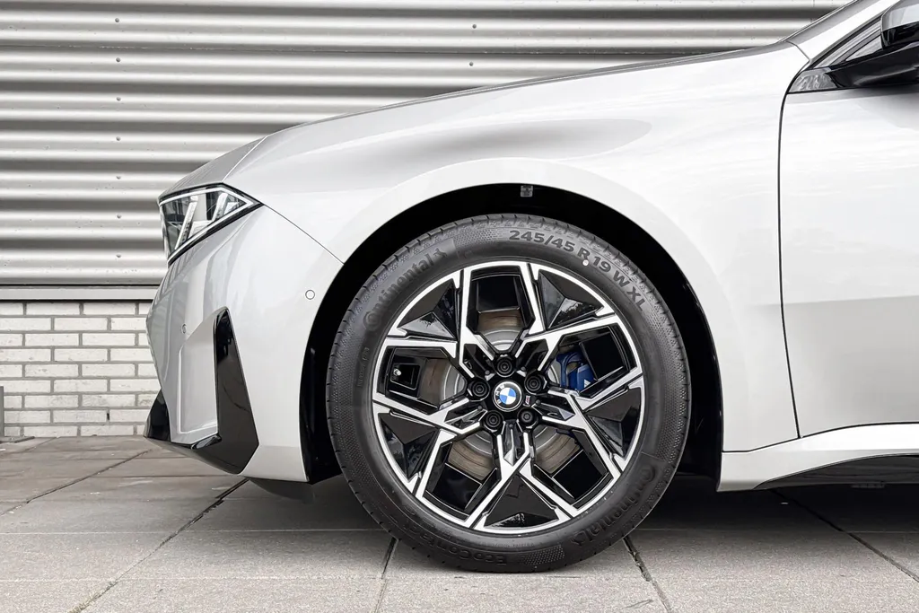 BMW i3 Sedan 50 xDrive First Edition 113.4 kWh
