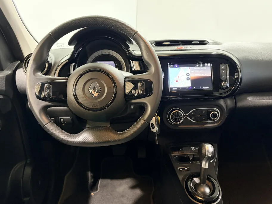 Renault Twingo Z.E. E-Tech Série Limitée Urban Night 22 kWh Automaat | SOH-Waarde 94% | Navigatie | Camera | Climate Control | Stoelverwarming | Lichtmetalen Velgen | Cruise Control | Parkeersensoren |