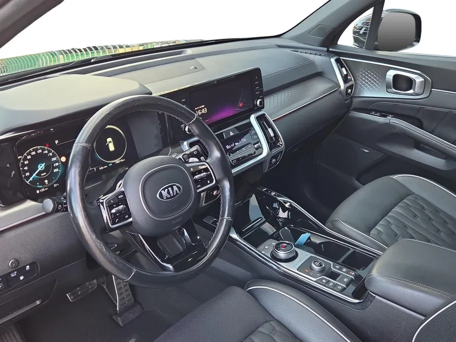 Kia Sorento 1.6 T-GDI Plug-in Hybrid 4WD ExecutiveLine 7p. | Navi | Clima | 360° Camera | Stoelventilatie | Stoel-/Stuurverwarming | Cruise Control | Keyless Entry | 7-Persoons