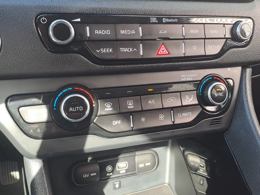 Kia Niro 1.6 GDi Hybrid ExecutiveLine Leer | Automaat | Trekhaak | Navi | Camera | Voorstoelen verwarmd |  stuur verwarmd | Cruise control adaptief