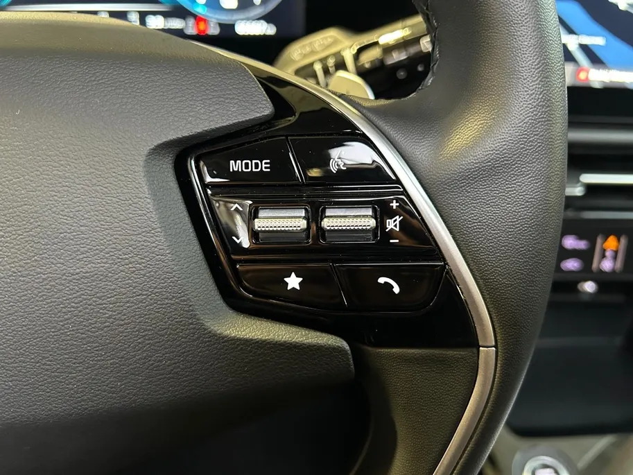 Kia Niro 1.6 GDi PHEV DynamicPlusLine | Apple Carplay / Android Auto | Navigatiesysteem | Stoel  + Stuurverwarming | Elektrisch Schuif / Kanteldak | Licht + Regensensor | Parkeersensoren Voor + Achter | ParkeerCamera  Achter | Elektrisch Bedienbare Achterklep | 18