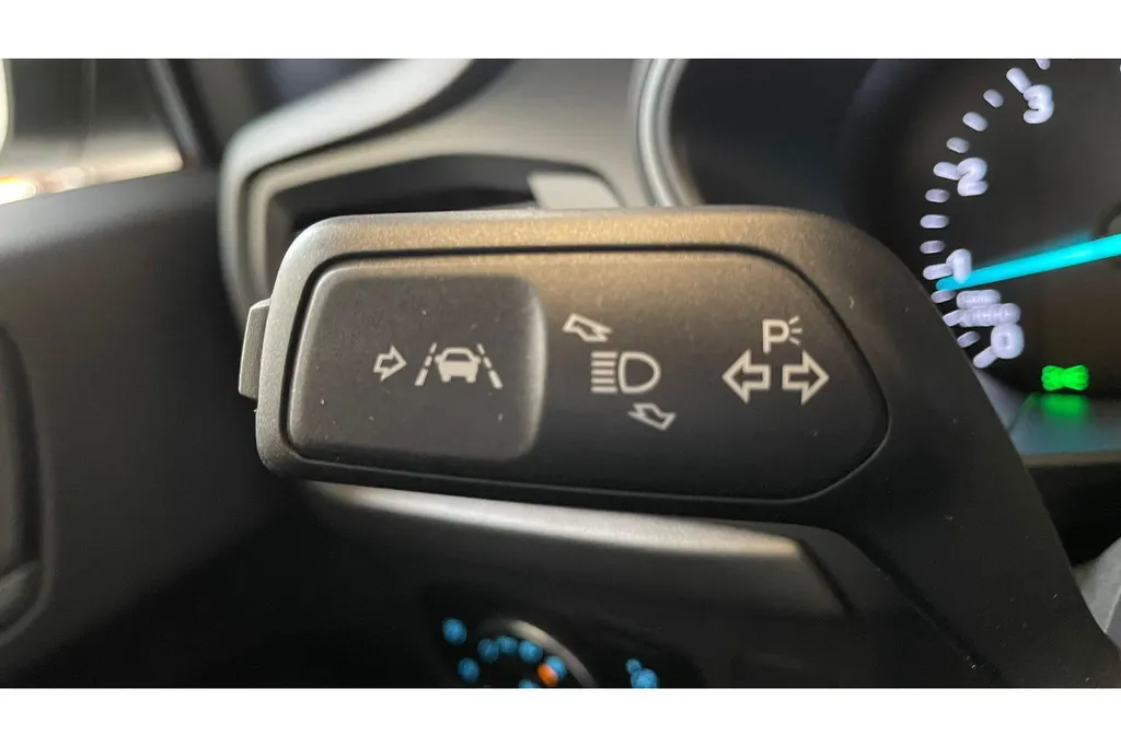 Ford Focus 1.0 EcoBoost Hybrid Active 125 PK | Automaat | Winterpack | Apple Carplay - Android Auto |  Full LED | Keyless Entry & Start |