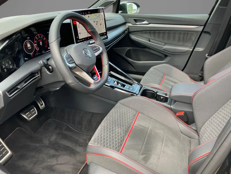 Volkswagen Golf 2.0TSI/300PK GTI Clubsport DSG · Panoramadak · 360°Camera · Harman/Kardon sound · Garantie t/m 21-08-2030 of 100000km.