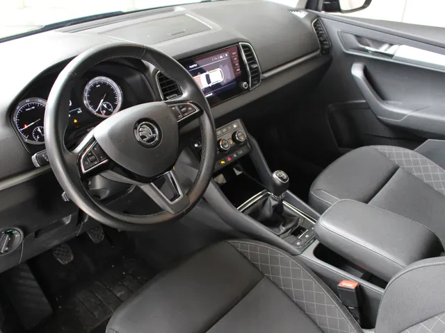 Škoda Karoq 1.0 TSI Clever Edition Android Auto / Apple Carplay | Climate Control | Stoelverwarming | PDC