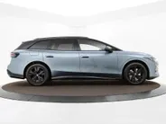 Volkswagen ID.7 Limited Edition 59 kWh accu, 204 PK · Achteruitrijcamera · Draadloze telefoonlader · Sfeerverlichting · Rondomzichtcamera · Voorraad OUTLET · Prijs is inclusief inruilpremie ·