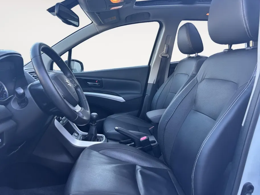 Suzuki S-Cross SX4 1.6 High Executive | Dealer onderhouden | Panoramadak | Trekhaak | Lederen bekleding | Stoelverwarming | 12 maanden garantie! |