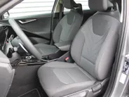 Kia Niro EV Light Edition 64.8 kWh | Airco | Cruise | Navi | Camera | PDC | 17' LM | All season banden | 17% bijtelling |