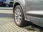 Ford Kuga 1.5 Titanium - 2.000 kg trekgewicht - TREKHAAK - VOORRUITVERWARMING - PARKEERSENSOREN V+A