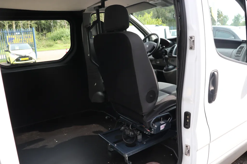Renault Trafic 2.0 dCi T27 L1H1 Aangepast voor Rolstoelvervoer | | Automaat | Aanpassing voor rolstoelvervoer |