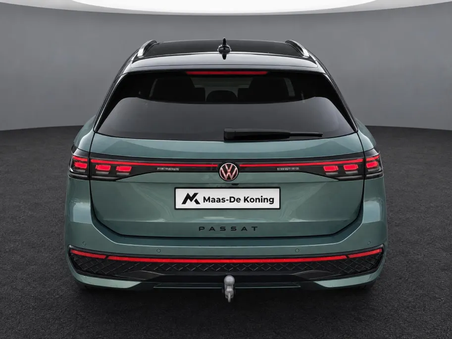 Volkswagen Passat Variant 1.5eHybrid 272PK R-Line Black Style Plus · Leder · Harman Kardon · Trekhaak ·  Alcantara hemelbekleding · 360°Camera + Parkeersensoren · Garantie t/m 21-01-2031 of 100.000km