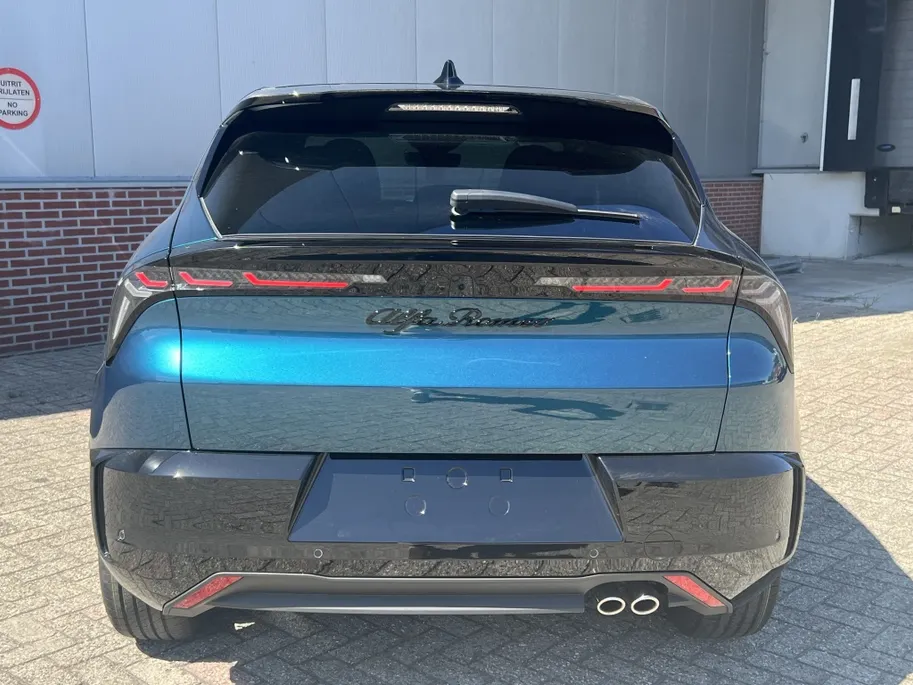 Alfa Romeo Junior 1.2 Turbo 136 PK Ibrida Speciale | Techno | Pano | Camera | Navi