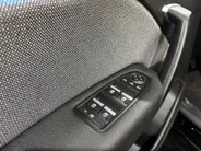 Renault Captur 90PK TCe Techno | Pack Winter | Navi | Climate Control | Camera | Parkeersensoren | Apple CarPlay/Android Auto | Lichtmetalen Velgen | Full LED | Armsteun | Digital Cockpit |