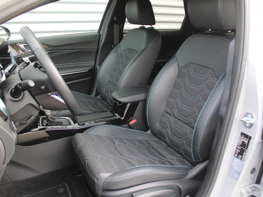 Kia Ceed Sportswagon 1.0 T-GDi MHEV Design Edition | Stuur-/stoelverwarming | Cruise adapt. | Camera | 16' LM | Elek. achterklep | JBL audio | LED |