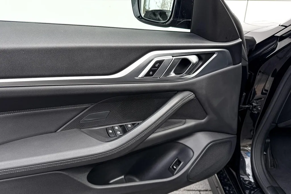 BMW i4 eDrive35 70 kWh