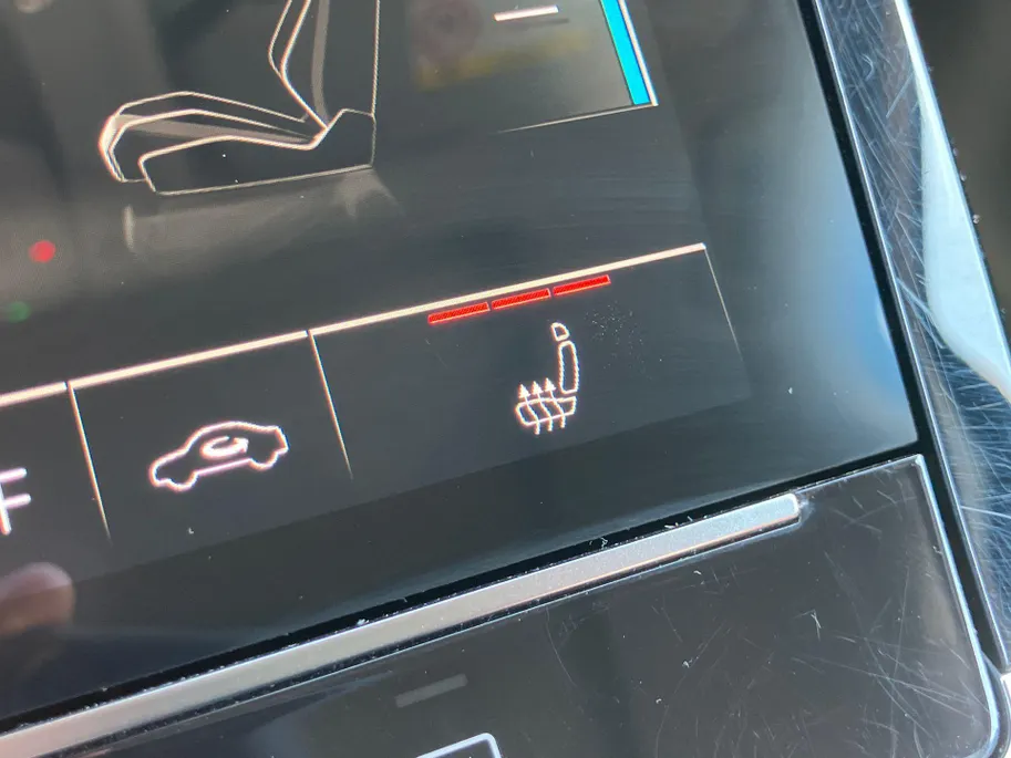 Audi e-tron Sportback 55 quattro S Line 95 kWh 300kW/408PK · Panoramadak · Trekhaak · Camera · Leder · Stoelverwarming · Drive select ·  Garantie t/m 18-10-2027 of 100000km.