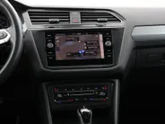 Volkswagen Tiguan 1.4 TSI eHybrid 245pk DSG Life Business · Camera · Inklap. Trekhaak · Stuur- & Stoelverwarming · Apple/Android Car Play · Elek. Achterklep ·