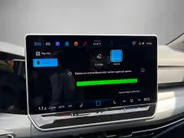 Volkswagen Golf 1.5 eHybrid Life Edition Panoramadak · Achteruitrijcamera · Draadloze telefoonlader · Stuur- & Stoelverwarming