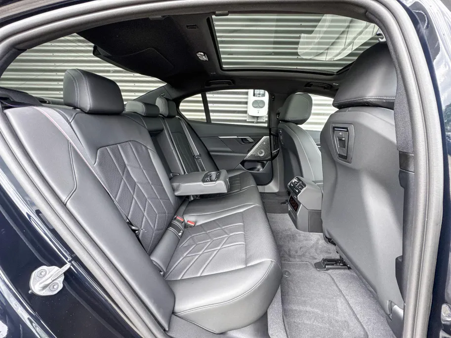 BMW i5 M60 xDrive 84 kWh