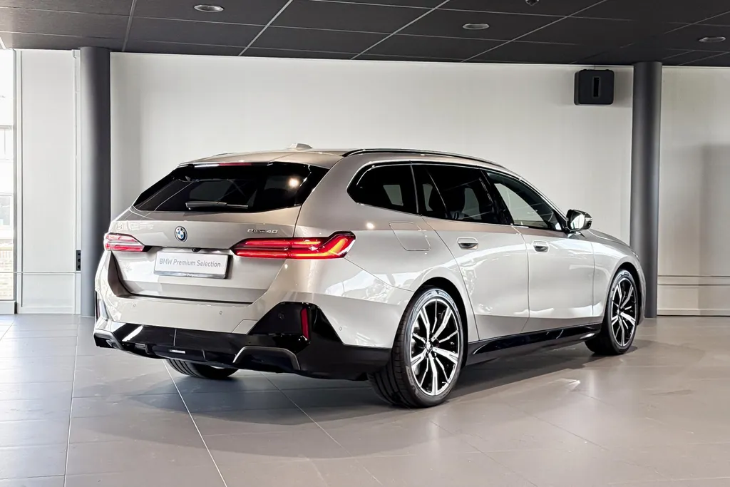 BMW i5 Touring eDrive40 84 kWh