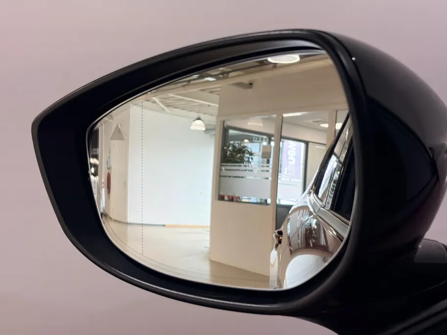 Mazda CX-60 325PK e-SkyActiv PHEV Takumi Automaat | Trekhaak | Digital Cockpit | 360 Camera | Head-Up Display | Schuif/Kantel Dak | Stoel & Stuurwiel Verwarming | Apple Carplay/Android Auto | Adaptieve Cruise Control | Dode Hoek Detectie | Elektrische Achterklep |