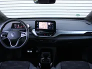 Volkswagen ID.4 Pure 52 kWh | Stuur- / Stoel- / Voorruit Verwarming | Clima | 19' LM | Cruise adapt. | PDC | Navi |