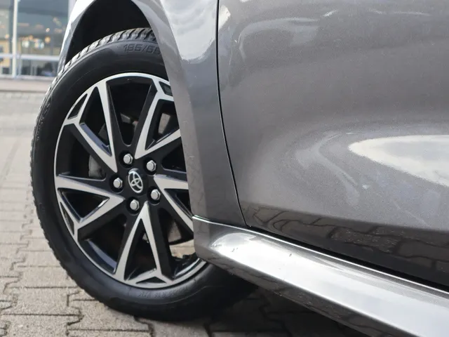 Toyota Yaris 1.5 Hybrid Dynamic Limited | Stoelverwarming | Parkeersensoren