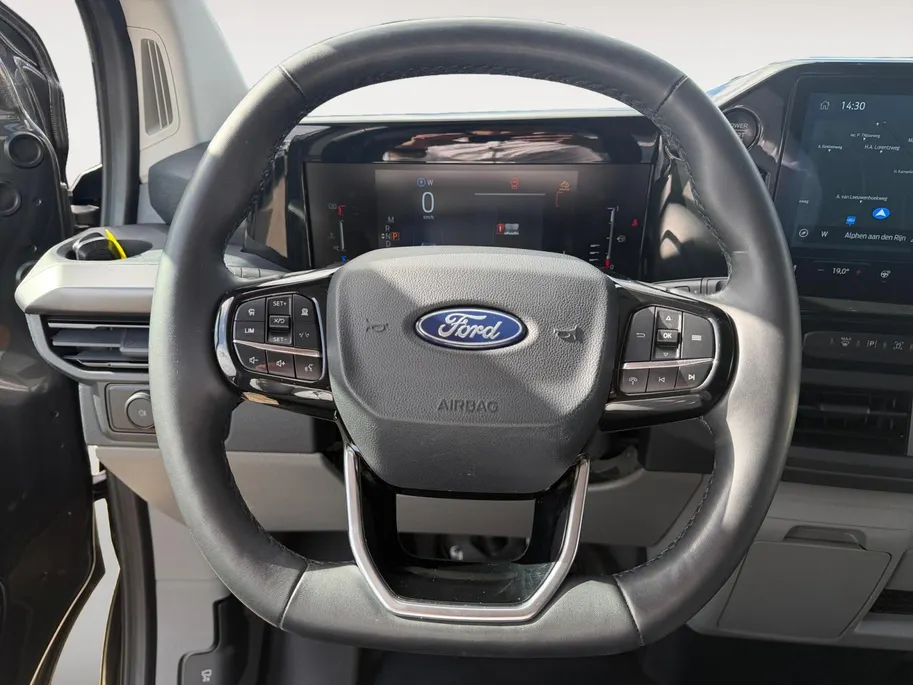 Ford Transit Custom 300 2.0 TDCI L2H1 Sport | Automaat | Adapt. Cruise control | BLIS | Winter pack | Elektr. bestuurdersstoel | Parkeersensoren voor en achter | Achteruitrijcamera | Navigatie | Apple carplay & Android auto | 18' lichtmetalen velgen | Bovag garantie |