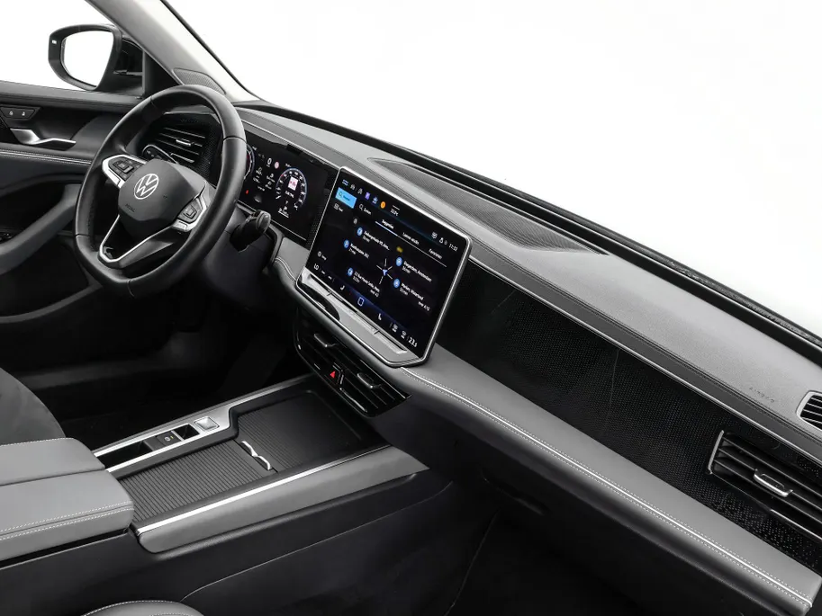 Volkswagen Passat Variant 1.5 eTSI 150pk DSG Business · Camera · Stuur- & Stoelverwarming · Apple/Android Car Play · Massagefunctie Voorstoelen · Garantie t/m 11-06-2028 of 100.000km