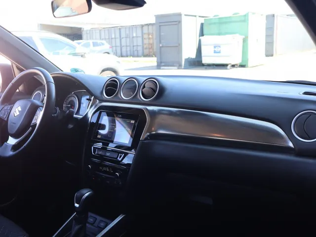 Suzuki Vitara 1.5 Hybrid Style | Carplay | All Seasons | Leder