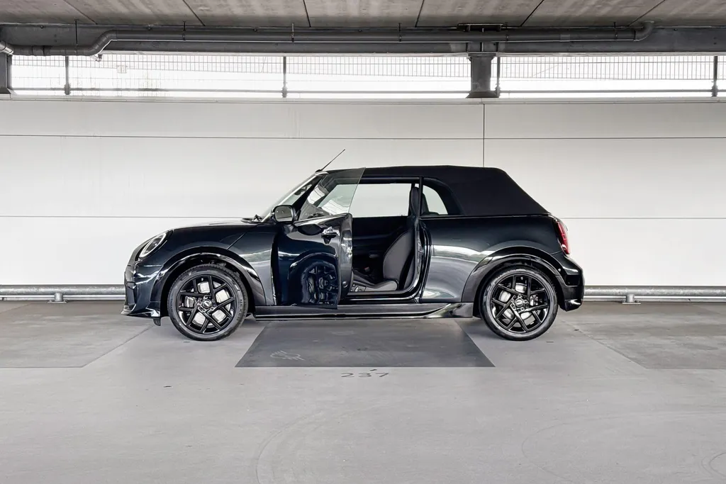 MINI Cooper cabrio 2.0 Cooper C John Cooper Works XL