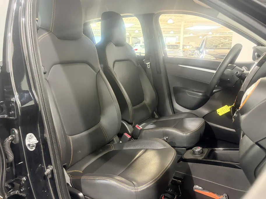 Dacia Spring Comfort Plus 27 kWh Automaat | 1e eigenaar | Navi | Bluetooth | Apple CarPlay/Android Auto | Lichtmetalen Velgen | Parkeersensoren | Airco | Elektrische Ramen |