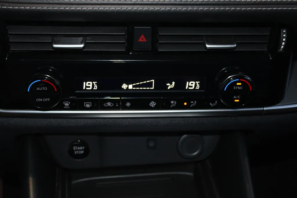 Nissan QASHQAI 1.5 e-Power N-Connecta | Navigatie | 360grd camera | Apple carplay & Android auto | Two-tone lak | Climate controle | Pro-pilot | 190pk | Stoel in hoogte verstelbaar | Electrische ramen | I-key |