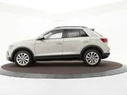 Volkswagen T-Roc 1.0 TSI 110pk Life · Camera · Apple/Android Car Play · Parkeer assistent · ACC · Clima · Draadloze Telefoonlader · Elek. Inklapbare Spiegels · Garantie t/m 28-03-2028 of 100.000km