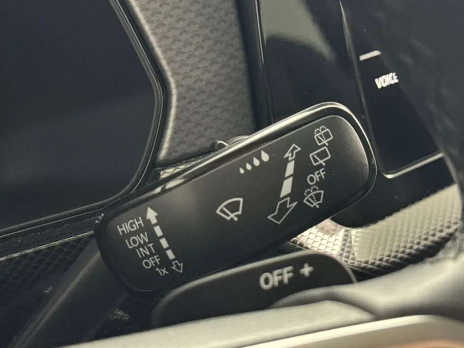 Volkswagen T-Cross 1.0 Life Edition DSG Automaat | Adaptieve Cruise Control | Climate Control | Parkeersensoren voor + achter