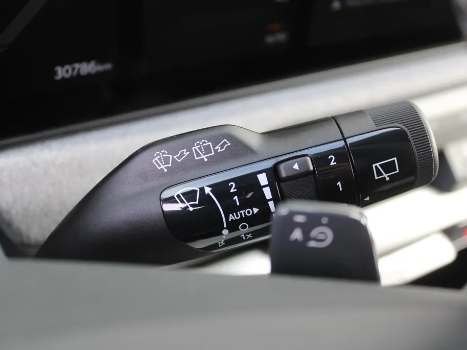 Kia EV3 Plus Advanced 81.4 kWh | Stuur/stoelverwarming | Schuifdak | Camera | Elek. stoelverstelling | 19' LM | Dodehoek detectie | Clima | LED |
