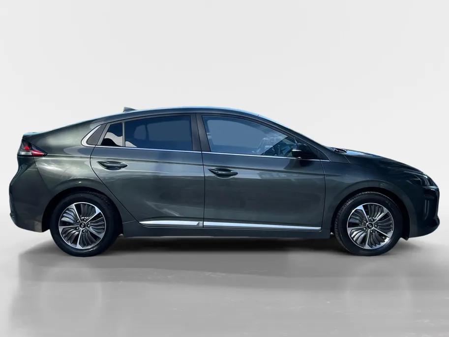 Hyundai IONIQ 1.6 GDi PHEV Premium 142PK | 52km elektrisch WLTP | Navigatie | Cruise Control | Climate Control | Apple Carplay & Android Auto | DAB radio | Keyless entry | Draadloze telefoonlader |