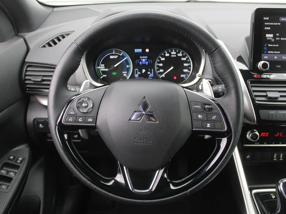 Mitsubishi Eclipse Cross 2.4 PHEV Executive | Trekhaak | 18' LM | 360 Camera | Navi | Cruise adapt. | Elek. stoelverstelling | Leer/Alcantara | Stuur-/stoelverwarming | LED |