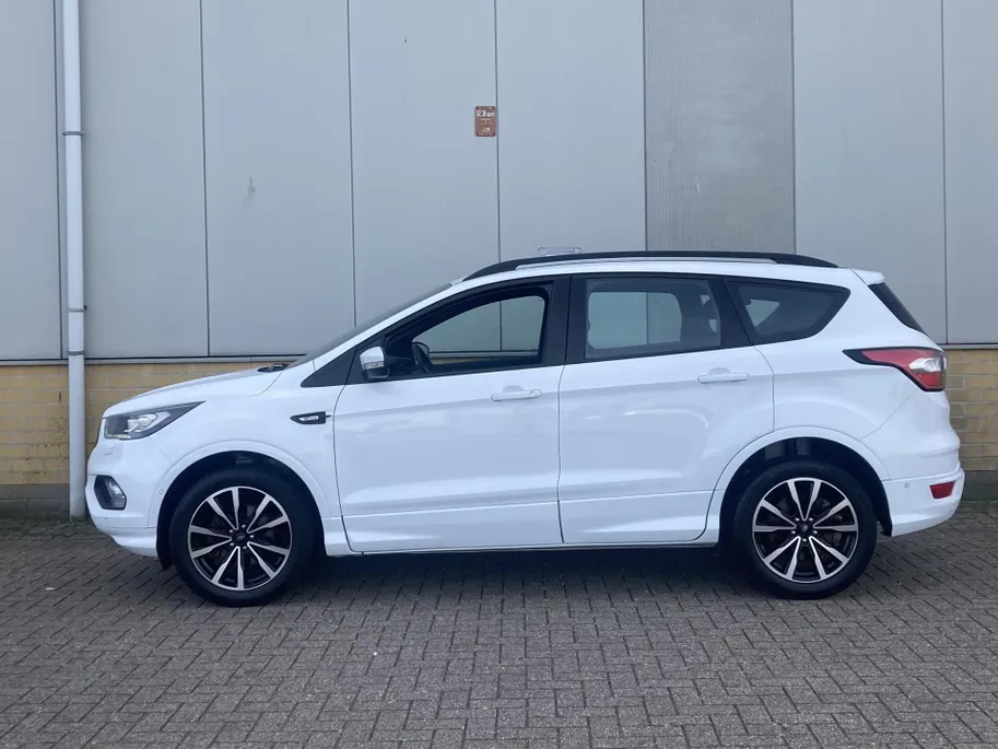 Ford Kuga 1.5 EcoBoost 150 pk ST Line afneembare - trekhaak - voorruitverwarming - groot navi