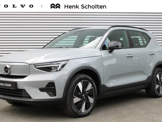 Volvo EX40