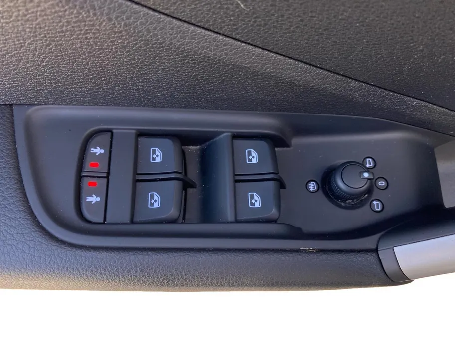 Audi Q2 35 TFSI Pro Line | Automaat | Schuif-kantel Dak | Climate Control | Cruise Control | DAB | 12 Maanden Bovag Garantie