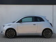 Fiat 500e La Prima 42 kWh | Pano | JBL | Camera | Winter | 17'